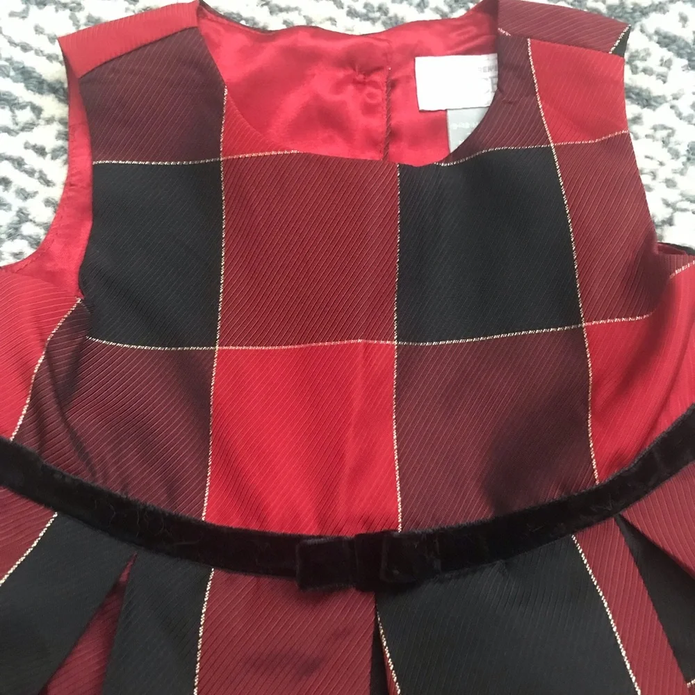 Children’s place dress 2 piece 9-12 month.